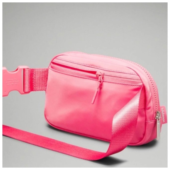 Lululemon Everywhere Belt Bag 1L Sakura Pink - Picture 4 of 7